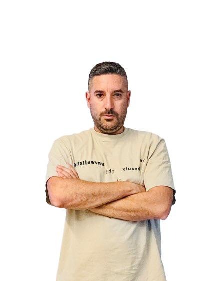 בלילה חיים
