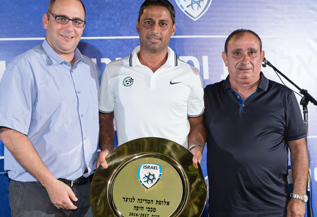 קיבץ מספר מרשים של כ-120 נציגי קבוצות, שחקנים והורים, שהרכיבו 42 אלופות  (צילום: עודד קרני)